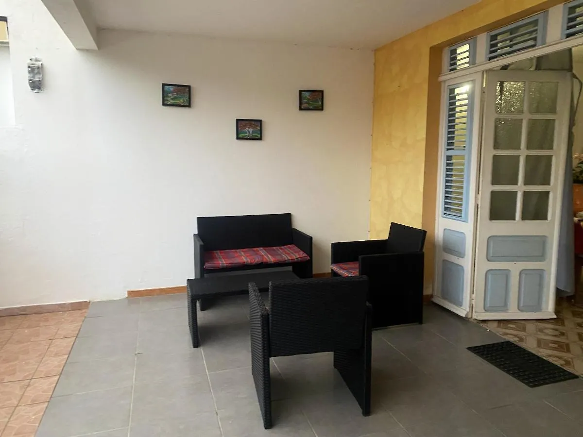 Дом отдыха Maison Accueillante Pres De Sainte-Luce Avec Barbecue Мартиника